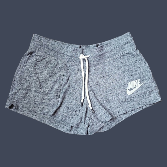 Nike Women's Athletic Heather Gray Shorts SIZE MEDIUM - Picture 1 of 4